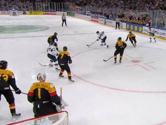 Auch beim zweiten WM-Spiel muss sich Deutschland trotz einer starken Leistung am Ende knapp mit 3:4 gegen Finnland geschlagen geben und kann sich für ein gutes Spiel wieder nicht belohnen.