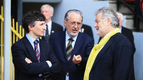 Giampaolo Pozzo (m.) mit seinem Sohn Gino (l.)