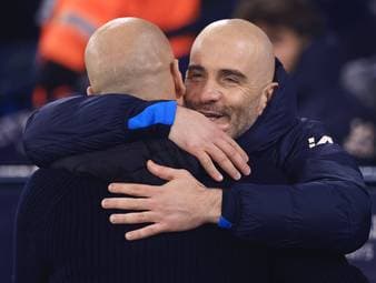 Enzo Maresca erhält bei Manchester City einen Vertrag bis 2029. Der 45-Jährige war in der Saison 2022/23 als Assistent von Guardiola in Manchester tätig und folgt auf Pep Guardiola. 