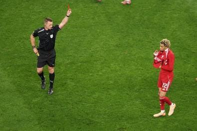 Dämlich-Rot für Liverpools Helden