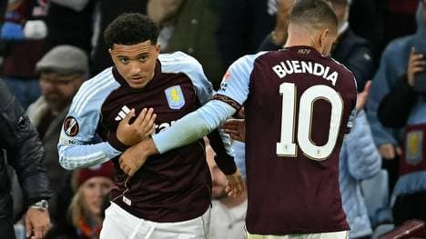 Sancho (l.) im Trikot von Aston Villa