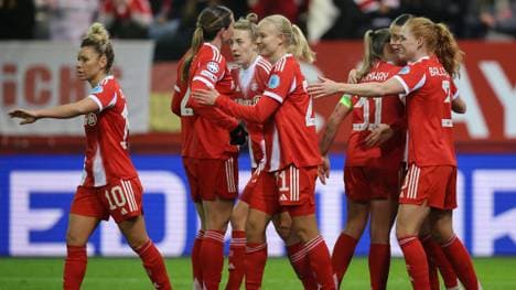 Wollen bald wieder jubeln: Die Bayern-Fußballerinnen 