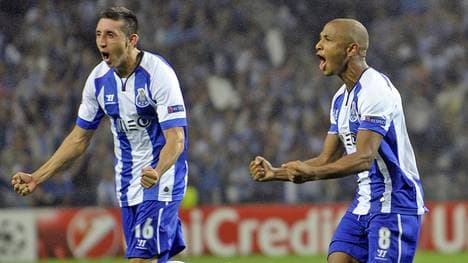 Yacine Brahimi (r.) debütierte 2013 in der algerischen Nationalmannschaft