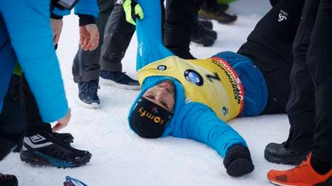 Martin Fourcade landete beim Jubeln hart auf dem Boden