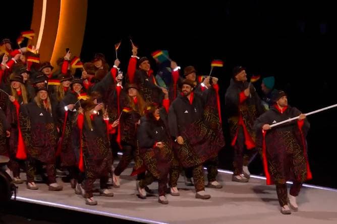 Draisaitl voran: Hier läuft das deutsche Team ein