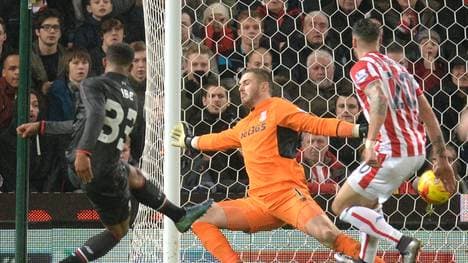 FBL-ENG-LCUP-STOKE-LIVERPOOL