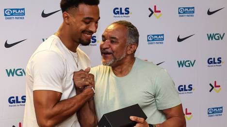 Idriss Gonschinska (r.) und Vorzeige-Leichtathletik Leo Neugebauer