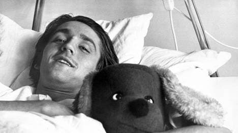 Jupp Kapellmann und sein Stofftier Mister Pitt