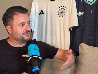 Leroy Sané steht erneut im Fokus der Kritik. Nach dem Spiel gegen Curacao stellen sich Bundestrainer Julian Nagelsmann und Kapitän Joshua Kimmich klar hinter ihn. SPORT1-Chefreporter Stefan Kumberger und SPORT1-Reporter Manfred Sedlbauer schätzen die Situation ein.