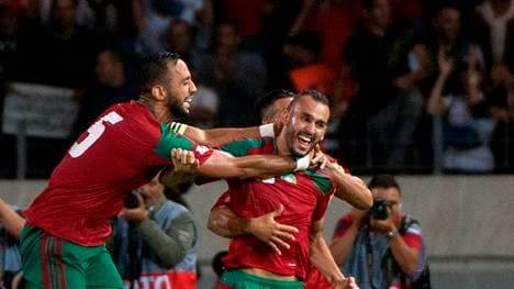Medhi Benatia (l.) sicherte mit seinem Treffer gegen die Elfenbeinküste Marokko das WM-Ticket