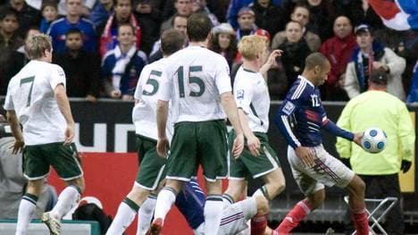 Henry Handspiel gegen Irland