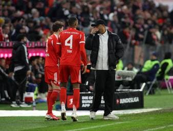 Eigentlich sollten Jonathan Tah und Leon Goretzka bereits früher das Feld betreten. Kurioserweise schickte Vincent Kompany beide nach dem zwischenzeitlichen 3:0 zurück und erklärte anschließend, wieso.