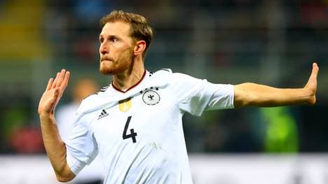Benedikt Höwedes wartet auf seinen ersten Einsatz für Juventus Turin