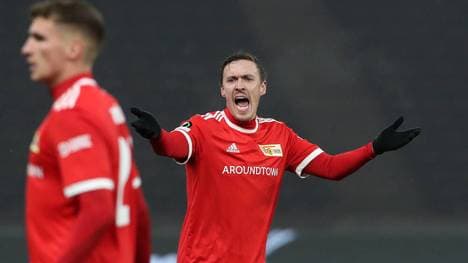 Max Kruse rufend zeigend, gestikulierend Aktion Oberkoerper Oberkörper Fußball Fussball Europa Conference League Saison 2021 2022 09.12.2021 1.FC Union Berlin FCU vs. SK Slavia Prag im Olympiastadion DFL regulations prohibit any use of photographs as image sequences and or quasi-video. *** Max Kruse shouting pointing gesticulating action upper body upper body sports football soccer Europa Conference League season 2021 2022 09 12 2021 1 FC Union Berlin FCU vs SK Slavia Prague at Olympiastadion DFL regulations prohibit any use of photographs as image sequences and or quasi video