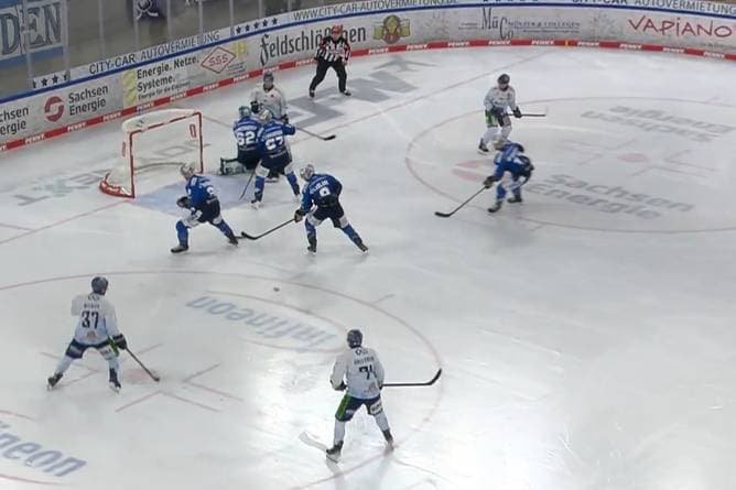 Dresdner Eislöwen - Straubing Tigers 