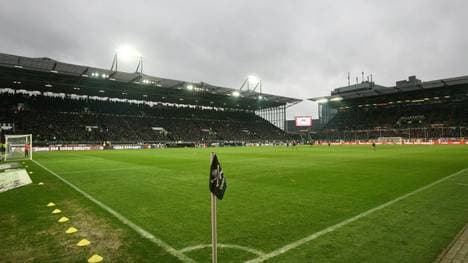 Topspiel am Millerntor vor 30.000 Zuschauern