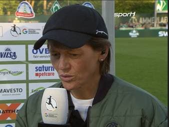 Nach der Roten Karte gegen Bayern-Spielerin Franziska Kett im Halbfinal-Hinspiel der Champions League gegen Barcelona regt Frauen-Direktorin Bianca Rech eine Änderung am Regelwerk an. 
