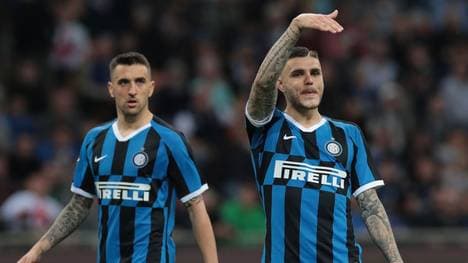 MILAN, ITALY - MAY 26:  Mauro Emanuel Icardi of FC Internazionale gestures during the Serie A match between FC Internazionale and Empoli FC at Stadio Giuseppe Meazza on May 26, 2019 in Milan, Italy.  (Photo by Emilio Andreoli/Getty Images)