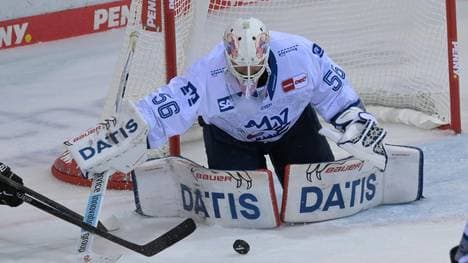 Adler-Torhüter Maximilian Franzreb