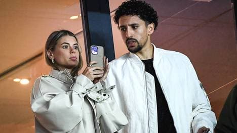 Marquinhos mit seiner Frau Carol Gabrino