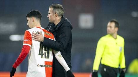 Robin van Persie wechselte seinen Sohn Shaqueel ein