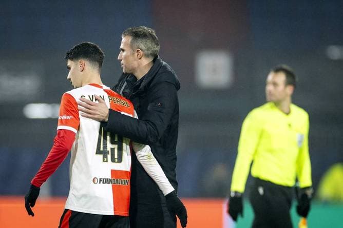 Legende wechselt eigenen Sohn ein