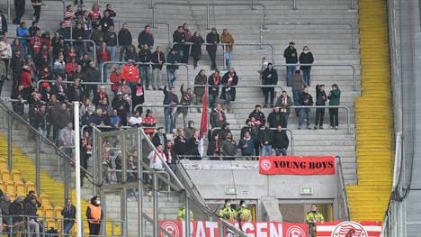 Die Fans von Fortuna Düsseldorf senden eine klare Botschaft an Sachsen