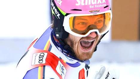 Linus Straßer feiert seinen Podiumsplatz überschwänglich 