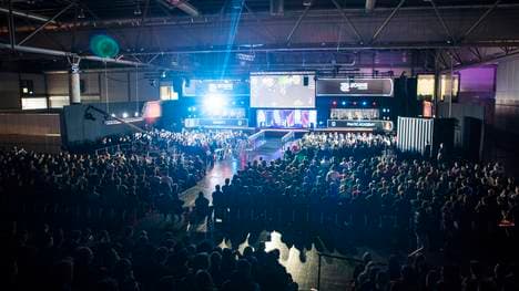 Das eSport-Festival DreamHack Leipzig lockt viele tausende Besucher in die Messehallen.