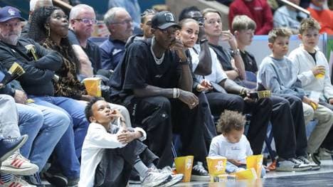 Dennis Schröder beim Spiel der Löwen