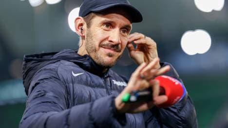 Der Trainer vom SC Freiburg Julian Schuster