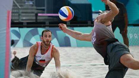 Wickler (l.) und Ehlers im Sand