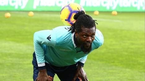 Emmanuel Adebayor befindet sich derzeit in Isolation