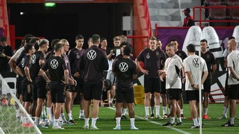 DFB-Koch Schmaus über ausgewogenen Ernährungsplan