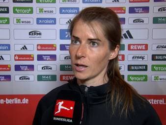 Marie-Louise Eta ist die erste Cheftrainerin eines Bundesliga-Klubs. Mit ihrer Vorbildrolle geht sie sehr bescheiden um. 