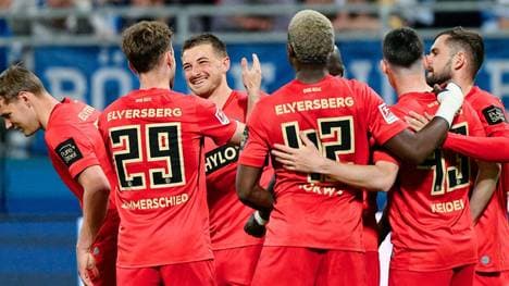 Die Spieler der SV Elversberg wollen in der nächsten Saison gemeinsam in der Bundesliga jubeln.