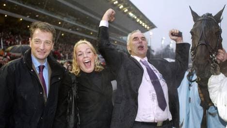 Schockemöhle (r.) wird am Sonntag 85 Jahre alt