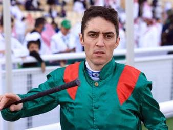 Skandal-Jockey fliegt raus - räumt vorher aber ab