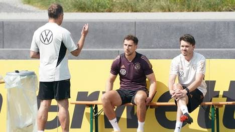 Hansi Flick und Leon Goretzka