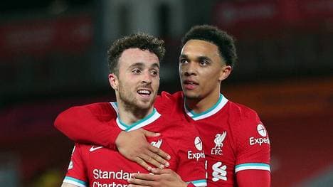 Diogo Jota (l.) gefällt seine Bewertung bei FIFA 21 nicht