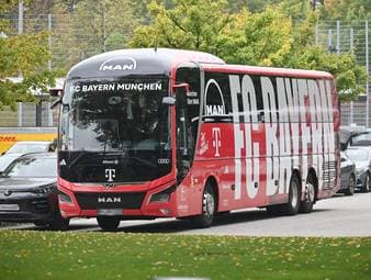 Bayerns Mannschaftsbus in Unfall verwickelt