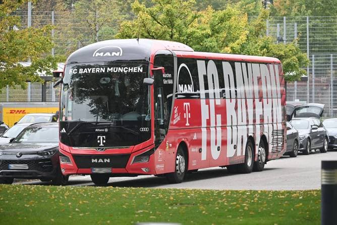 Bayerns Mannschaftsbus in Unfall verwickelt