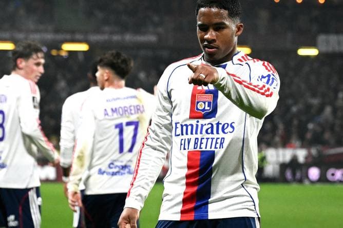 Nächste Gala! Frankreich feiert Endrick