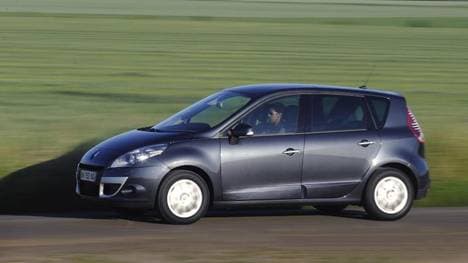 Viel Platz für Passagiere und Gepäck: Der kompakte Van Renault Scénic (2009 bis 2016)