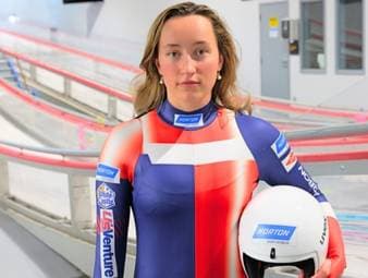 Sophia Kirkby sorgt schon in den ersten Tagen von Olympia für Aufsehen. Die Rodlerin sucht ein Date für Valentinstag - und lässt ihren Instagram-Kanal expoldieren. 