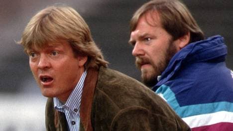 Sören Lerby und der junge Hermann Gerland bei ihrem Debüt gegen Dortmund 1991