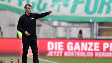 1. FC Kaiserslautern v SpVgg Greuther Fuerth - Second Bundesliga