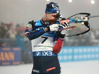 Biathlon-Star ehrt seinen Helden