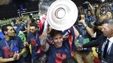 FBL-EUR-C1-JUVENTUS-BARCELONA-FINAL-TROPHY