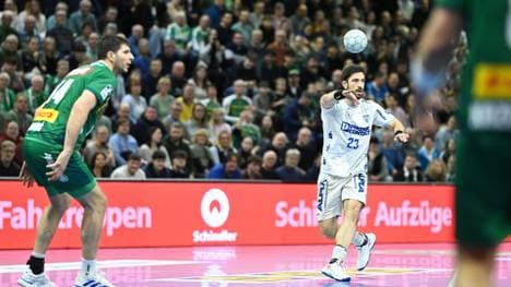 Tim Suton (r.) fährt mit Lemgo zum Final Four